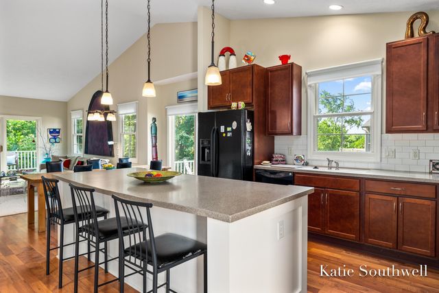 588 Enclave Court Se 20, Grand Rapids Twp, MI 49546