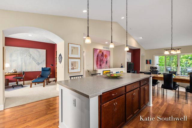 588 Enclave Court Se 20, Grand Rapids Twp, MI 49546