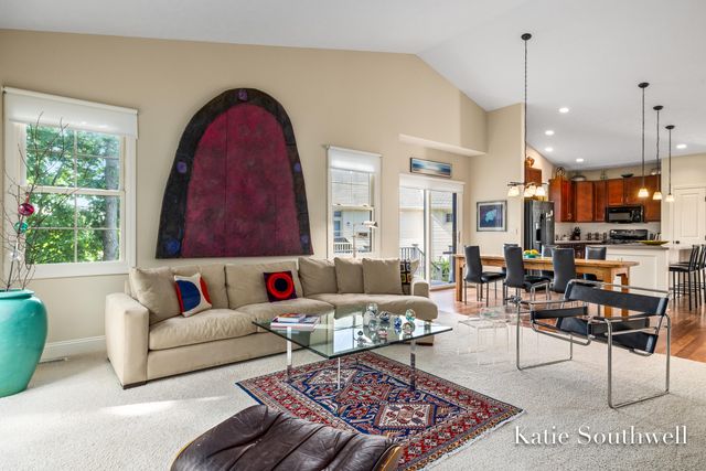 588 Enclave Court Se 20, Grand Rapids Twp, MI 49546