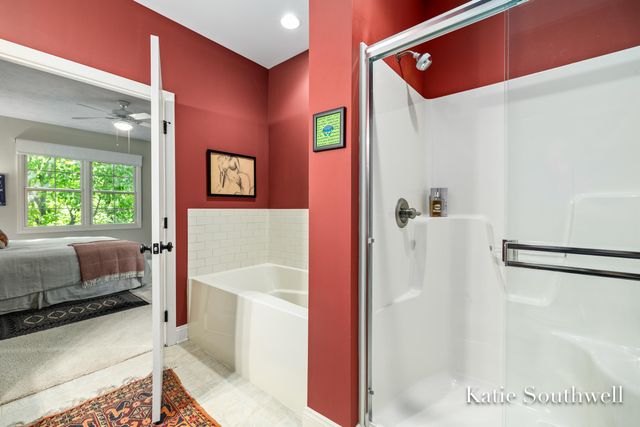 588 Enclave Court Se 20, Grand Rapids Twp, MI 49546