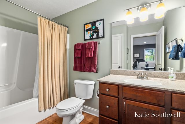 588 Enclave Court Se 20, Grand Rapids Twp, MI 49546