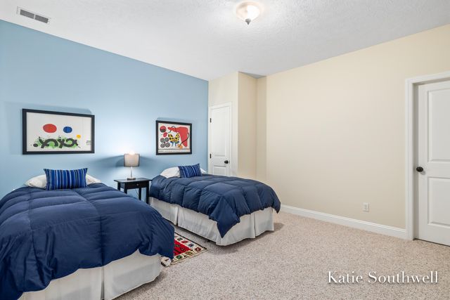 588 Enclave Court Se 20, Grand Rapids Twp, MI 49546