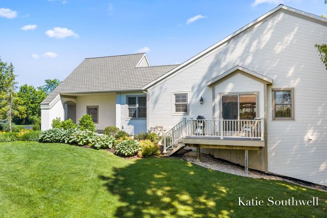 588 Enclave Court Se 20, Grand Rapids Twp, MI 49546