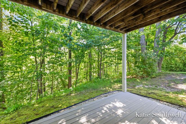 588 Enclave Court Se 20, Grand Rapids Twp, MI 49546