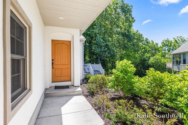 588 Enclave Court Se 20, Grand Rapids Twp, MI 49546