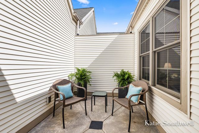 588 Enclave Court Se 20, Grand Rapids Twp, MI 49546