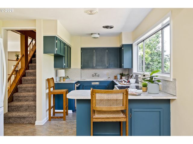 9556 N TIOGA Ave, Portland, OR 97203