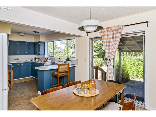 9556 N TIOGA Ave, Portland, OR 97203