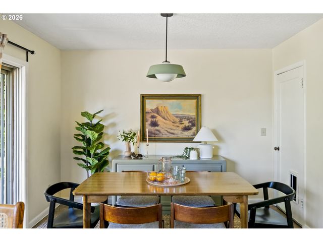 9556 N TIOGA Ave, Portland, OR 97203