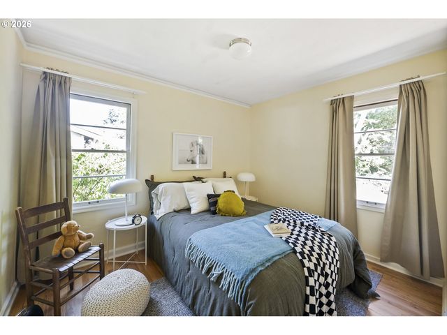 9556 N TIOGA Ave, Portland, OR 97203