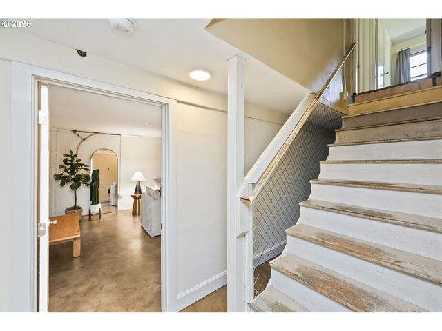 9556 N TIOGA Ave, Portland, OR 97203