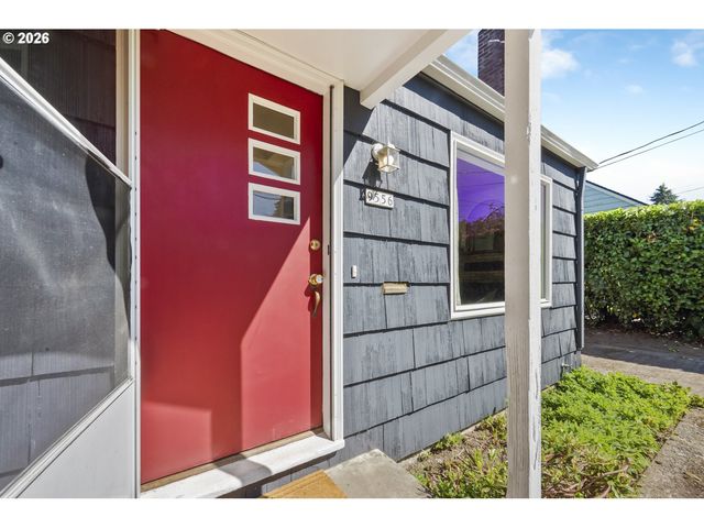 9556 N TIOGA Ave, Portland, OR 97203