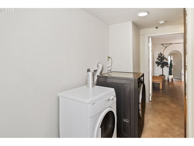 9556 N TIOGA Ave, Portland, OR 97203