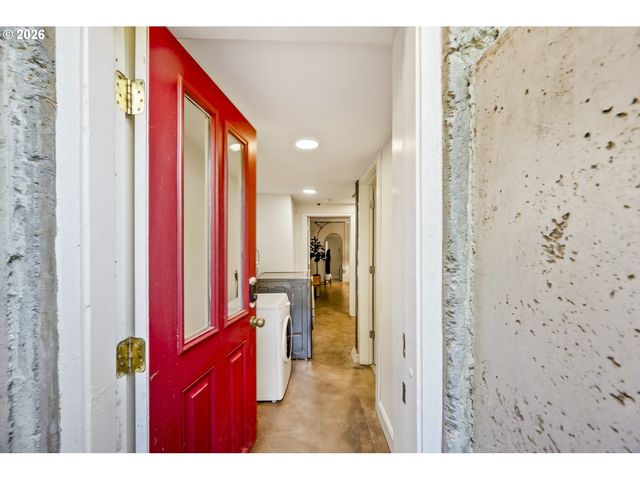 9556 N TIOGA Ave, Portland, OR 97203