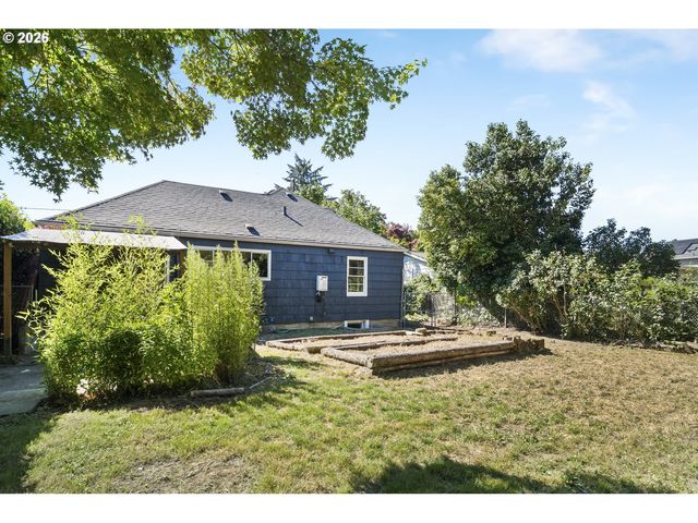 9556 N TIOGA Ave, Portland, OR 97203
