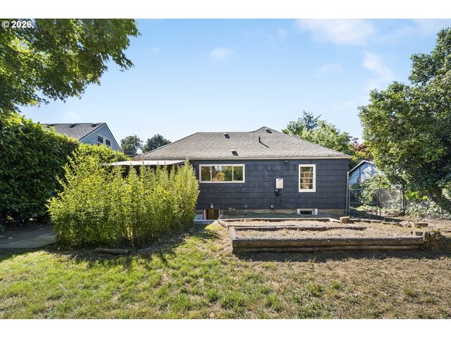 9556 N TIOGA Ave, Portland, OR 97203