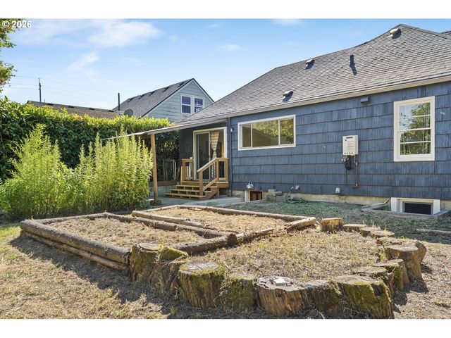 9556 N TIOGA Ave, Portland, OR 97203