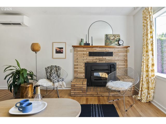 9556 N TIOGA Ave, Portland, OR 97203