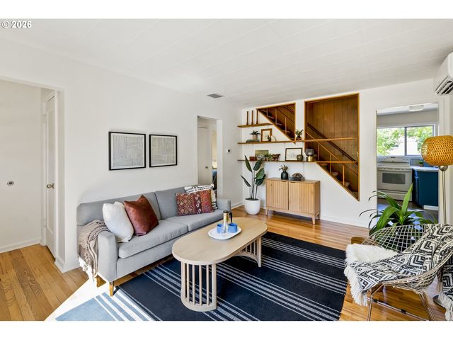 9556 N TIOGA Ave, Portland, OR 97203