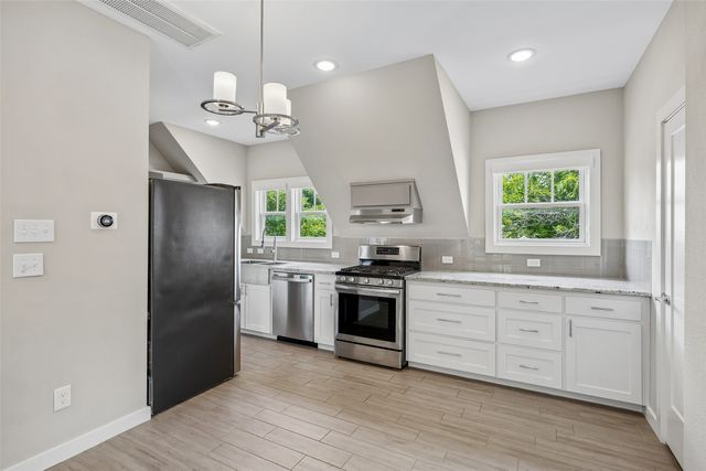 801 W Morphy Street, Fort Worth, TX 76104