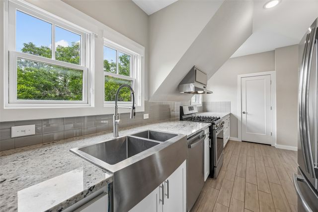 801 W Morphy Street, Fort Worth, TX 76104