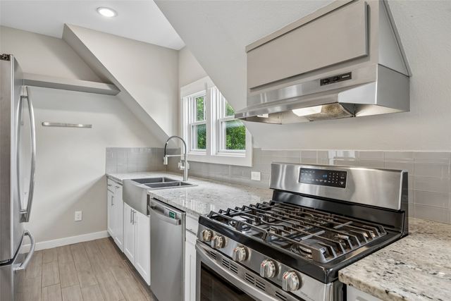 801 W Morphy Street, Fort Worth, TX 76104