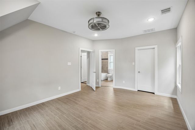 801 W Morphy Street, Fort Worth, TX 76104