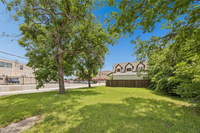 801 W Morphy Street, Fort Worth, TX 76104