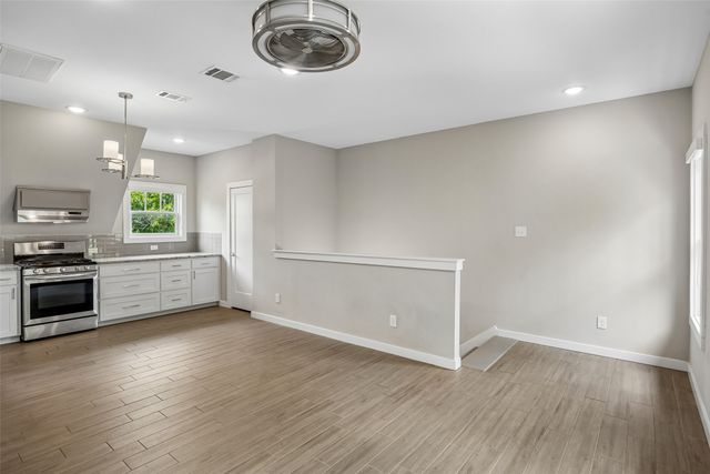 801 W Morphy Street, Fort Worth, TX 76104