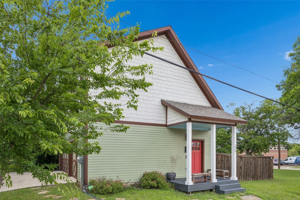 801 W Morphy Street, Fort Worth, TX 76104