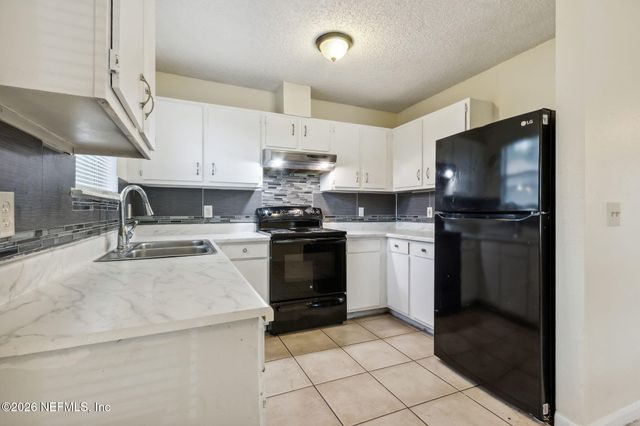 1519 BROOK FOREST Drive, Jacksonville, FL 32208