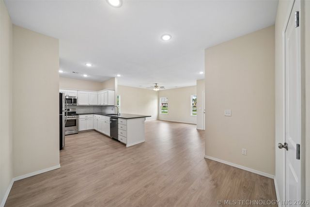 1211 E Perkins Avenue, Sapulpa, OK 74066