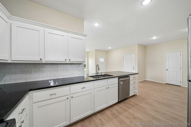 1211 E Perkins Avenue, Sapulpa, OK 74066