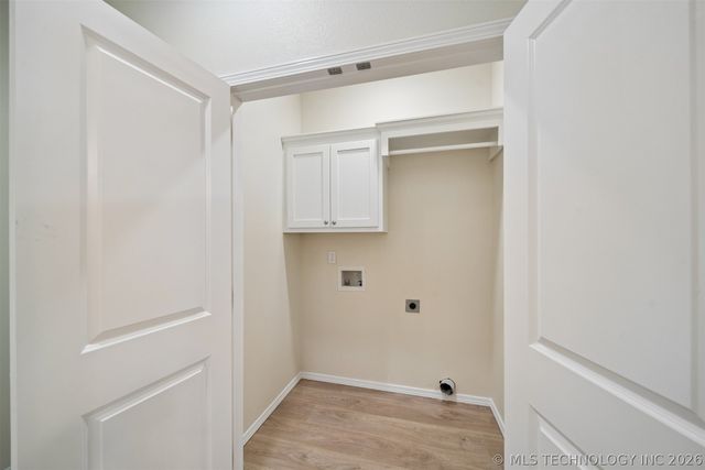 1211 E Perkins Avenue, Sapulpa, OK 74066