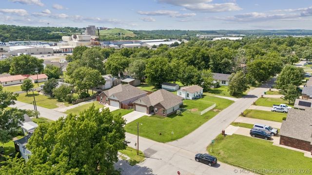 1211 E Perkins Avenue, Sapulpa, OK 74066