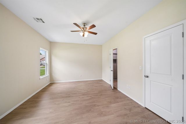 1211 E Perkins Avenue, Sapulpa, OK 74066