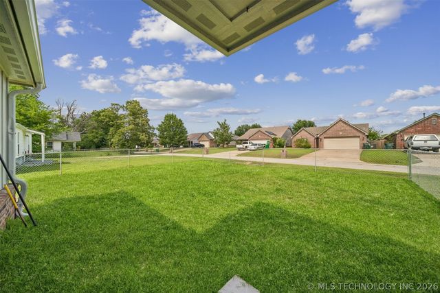 1211 E Perkins Avenue, Sapulpa, OK 74066