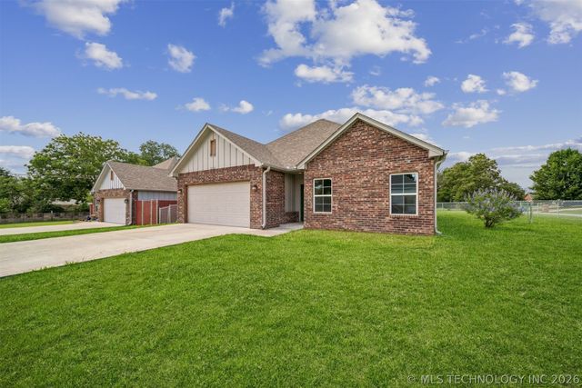 1211 E Perkins Avenue, Sapulpa, OK 74066