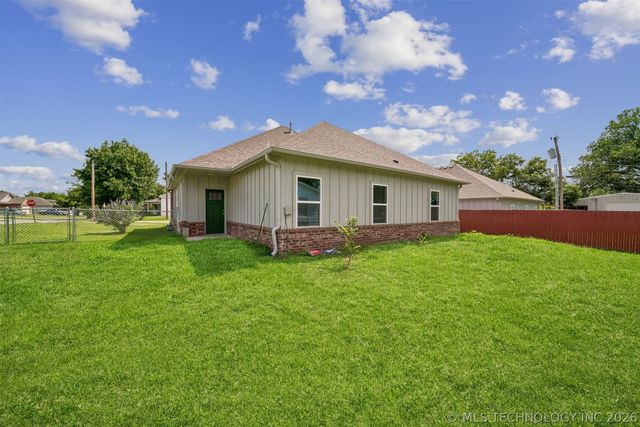 1211 E Perkins Avenue, Sapulpa, OK 74066