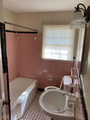 1052 SW Birch Street, Atlanta, GA 30310