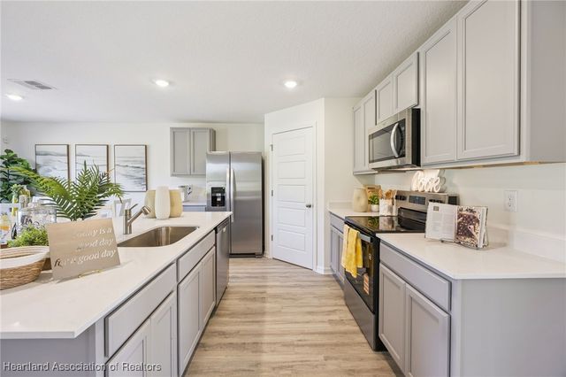 6841 Coconut Grove Drive, Sebring, FL 33872