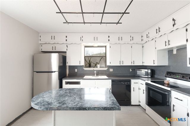 930 Dryden Avenue, Copperas Cove, TX 76522