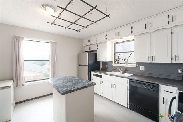 930 Dryden Avenue, Copperas Cove, TX 76522