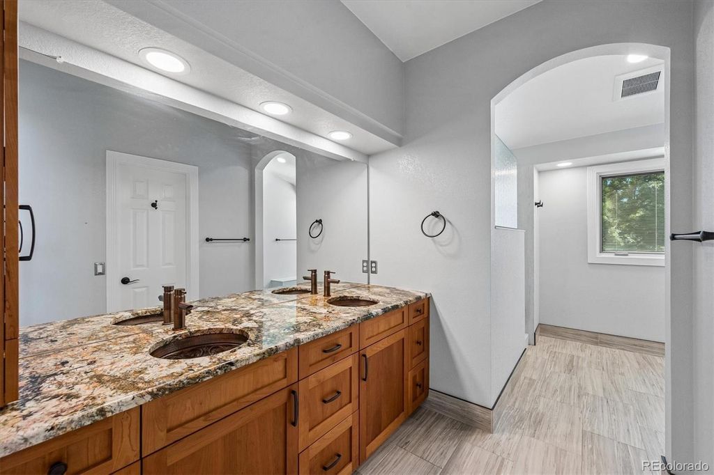 Image 21 of property listing at 8725 Tall Grass Place, Lone Tree, CO 80124