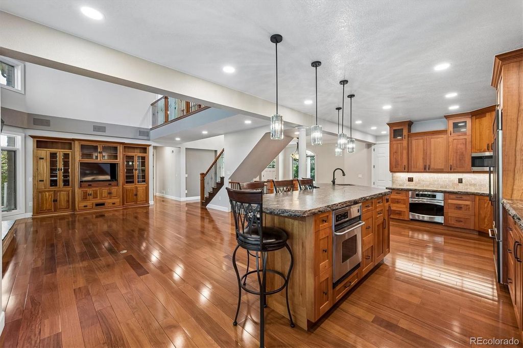 Image 8 of property listing at 8725 Tall Grass Place, Lone Tree, CO 80124