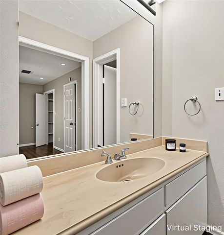 9022 Wilcrest Drive 9022, Houston, TX 77099