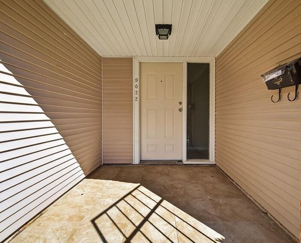 9022 Wilcrest Drive 9022, Houston, TX 77099