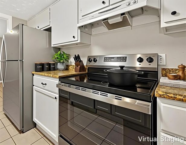 9022 Wilcrest Drive 9022, Houston, TX 77099