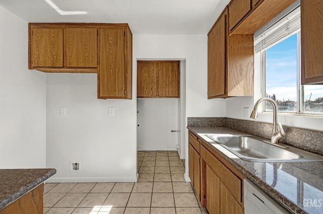 10505 Michele Avenue, Bakersfield, CA 93312