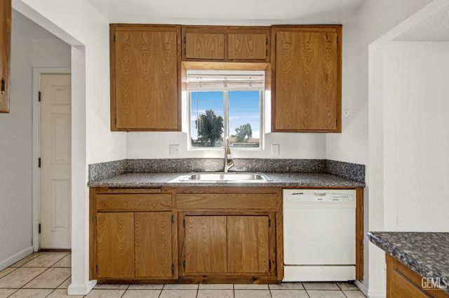 10505 Michele Avenue, Bakersfield, CA 93312